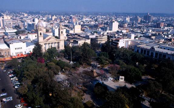 Visão aérea da praça da Catedral de Santiago del Estero, a mais antiga cidade da Argentina (foto da internet)